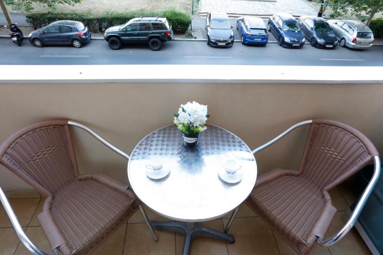 Gorgeous 2 Bedroom Duplex In City Center Bucureşti Exterior foto