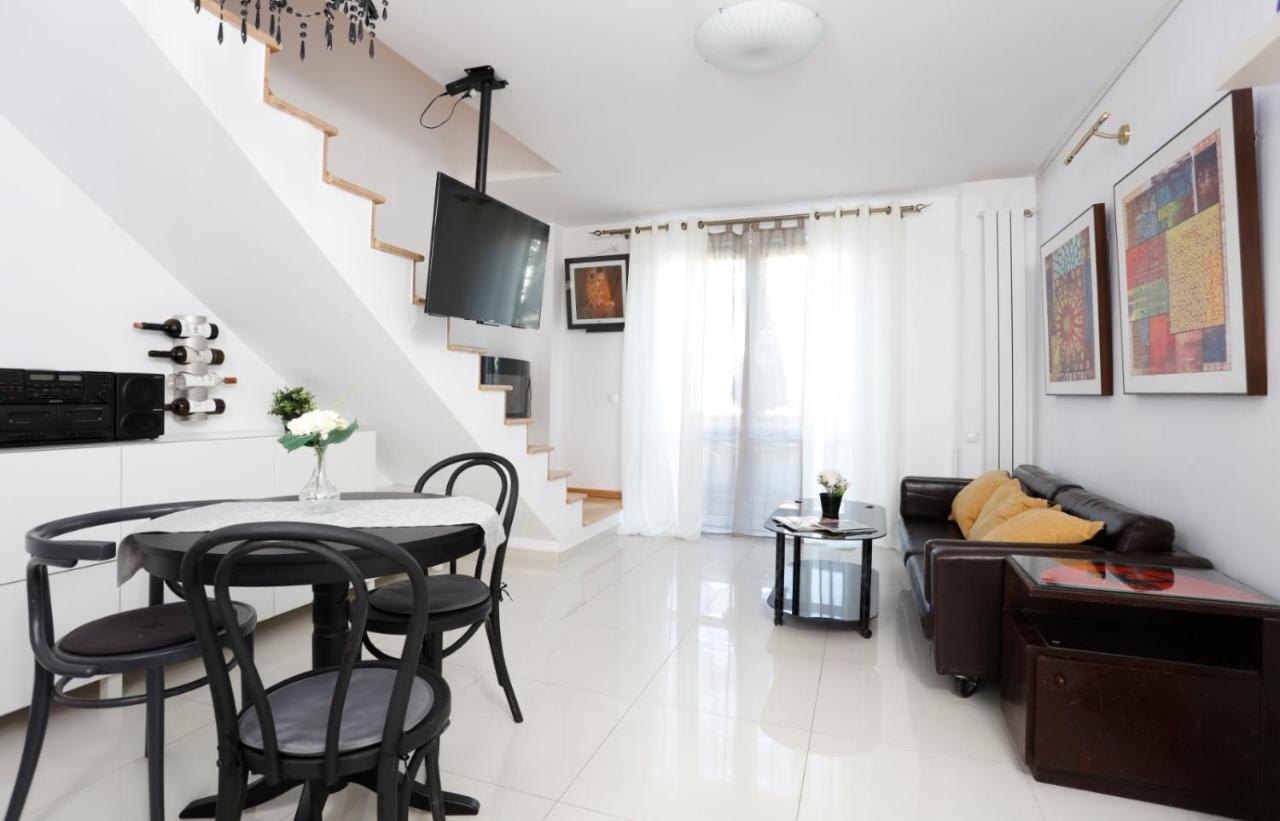 Gorgeous 2 Bedroom Duplex In City Center Bucureşti Exterior foto