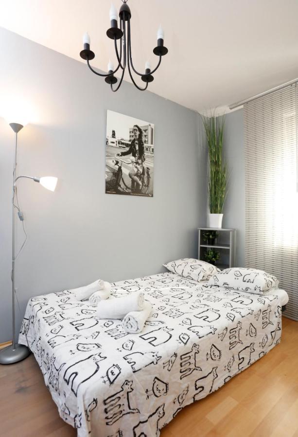 Gorgeous 2 Bedroom Duplex In City Center Bucureşti Exterior foto